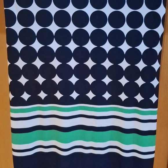 Chic Black and White Circle Pattern Dress By Laura Jeffries. Size 10 - Picture 4 of 6